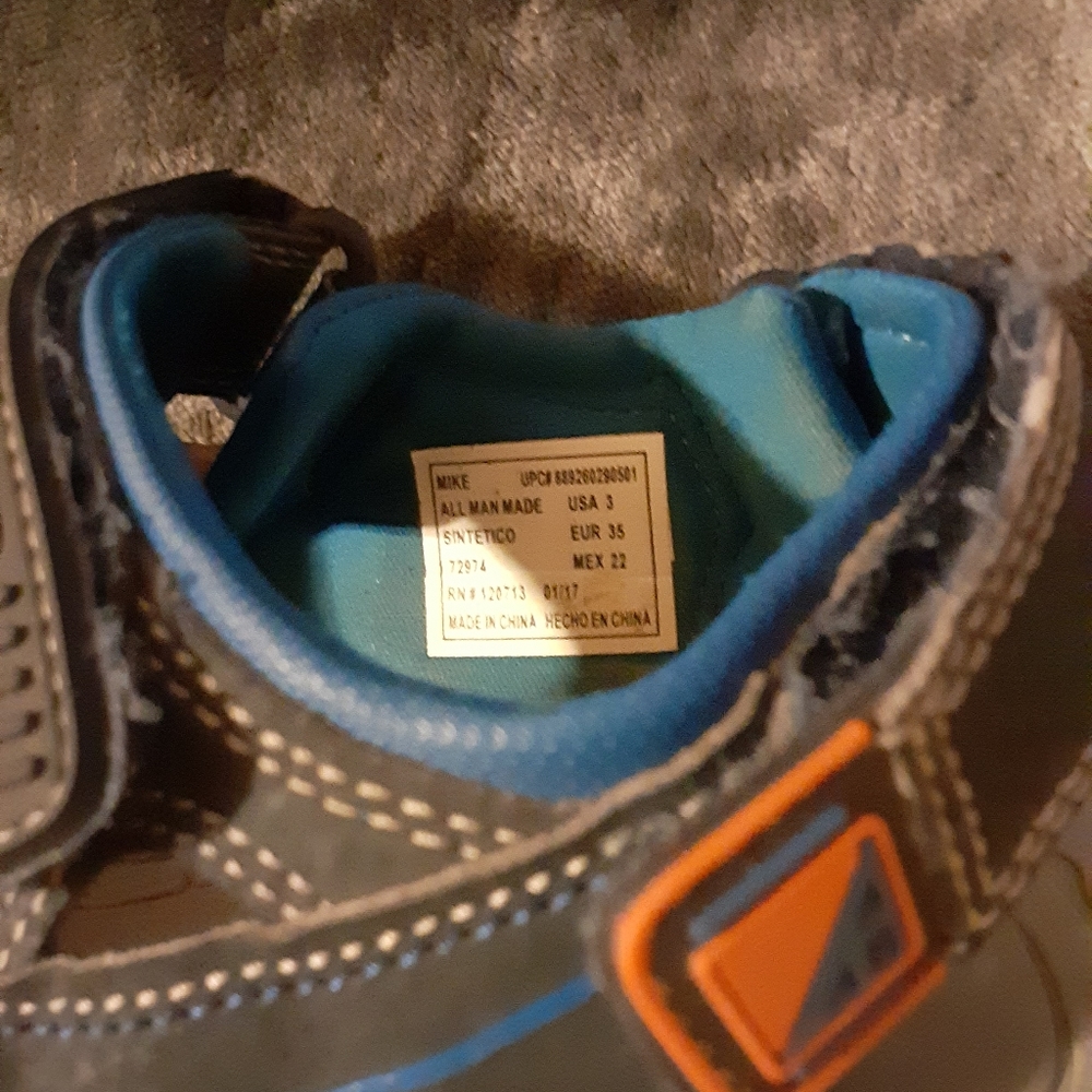 Eddie Bauer boys sandals - Picture 5 of 5